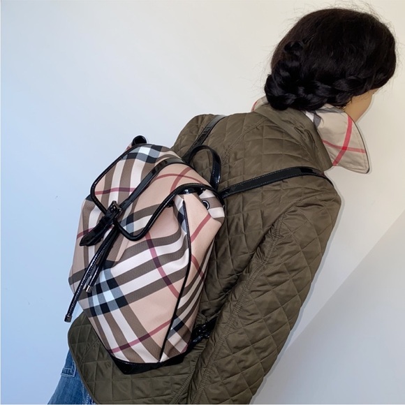 Authentic Burberry backpack - Picture 15 of 16